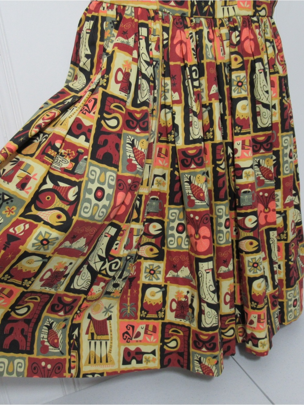 Pinup Couture Tiki-style novelty print Dress Size Large - Picture 12 of 13